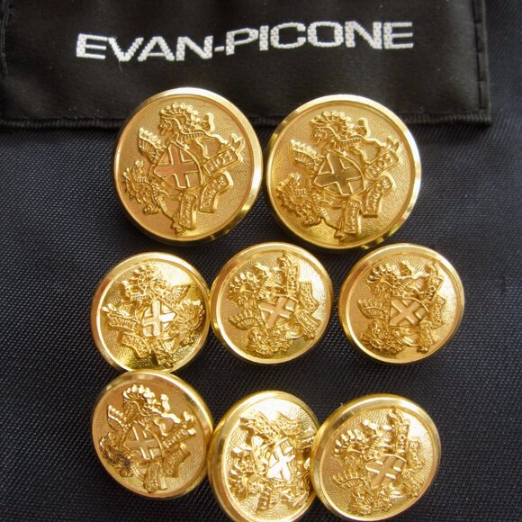 Vintage Waterbury Gold Metal 8 Buttons Evan Picone Heraldic Shield Dragons Cross - Picture 1 of 5